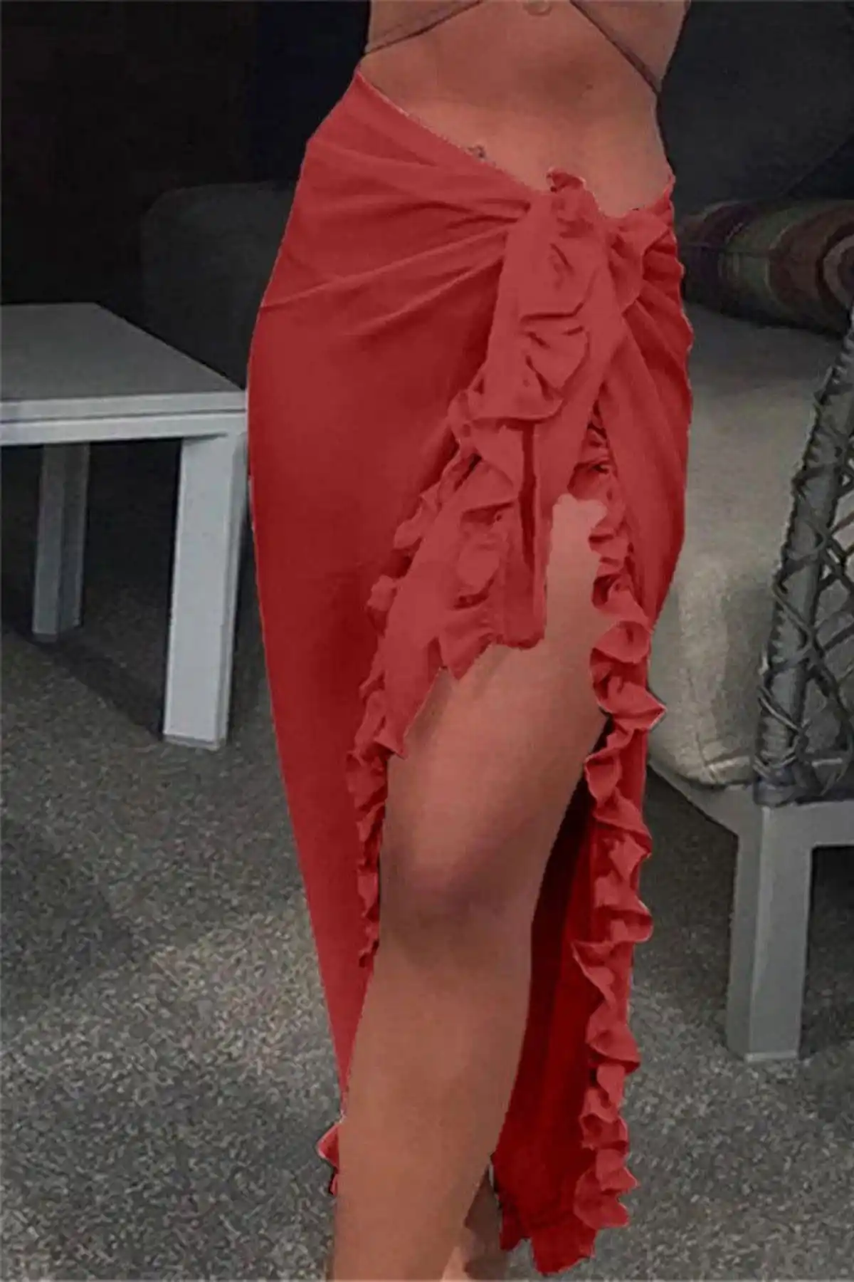 Yanları Fırfırlı Uzun Kırmızı Plaj Pareosu