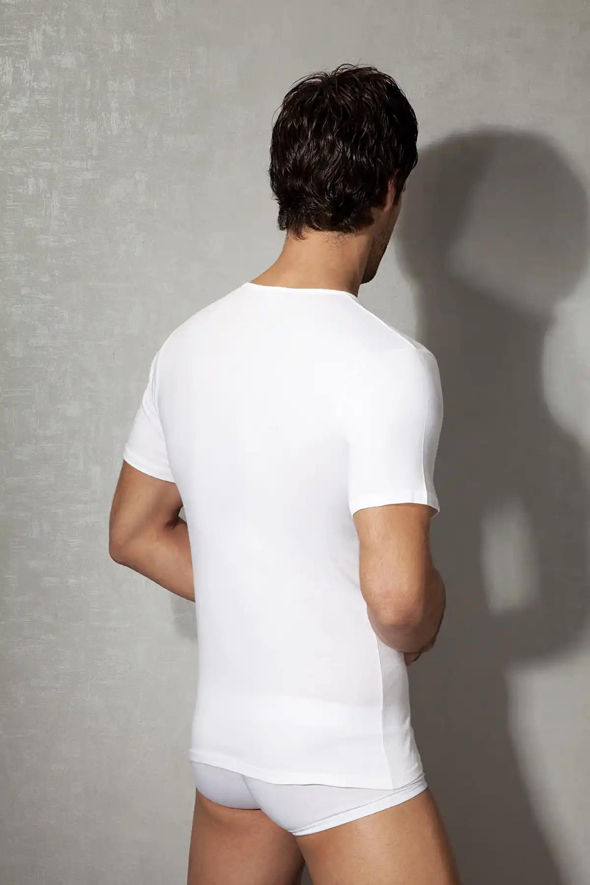 Erkek Beyaz Pamuklu V Yaka Kısa Kollu T-Shirt