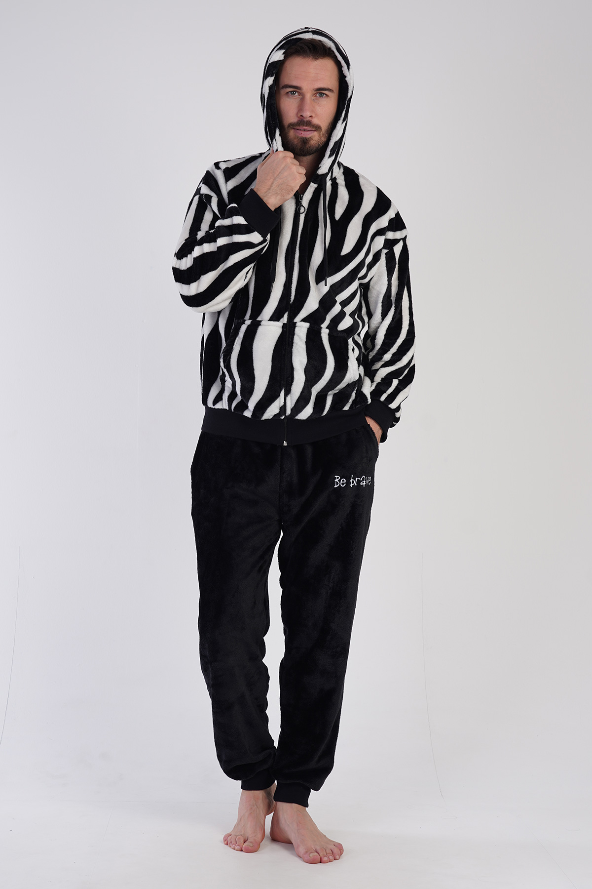 Erkek Soft Kapşonlu Uzun Kol Fermuarlı Cepli Zebra Desenli Pijama