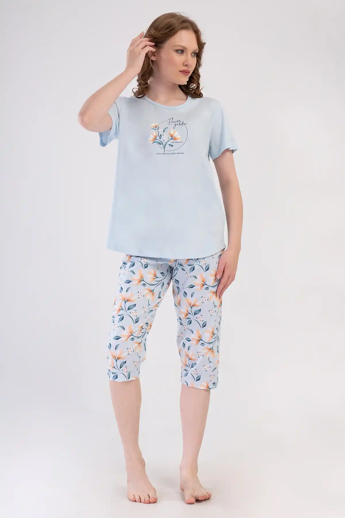 Kadın Büyük Beden Açık Mavi Çiçek Desenli Kapri Pijama Takım