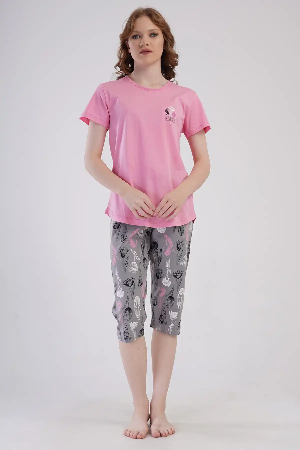 Kadın Süprem Pembe Gri Çiçek Desenli Kapri Pijama Takım