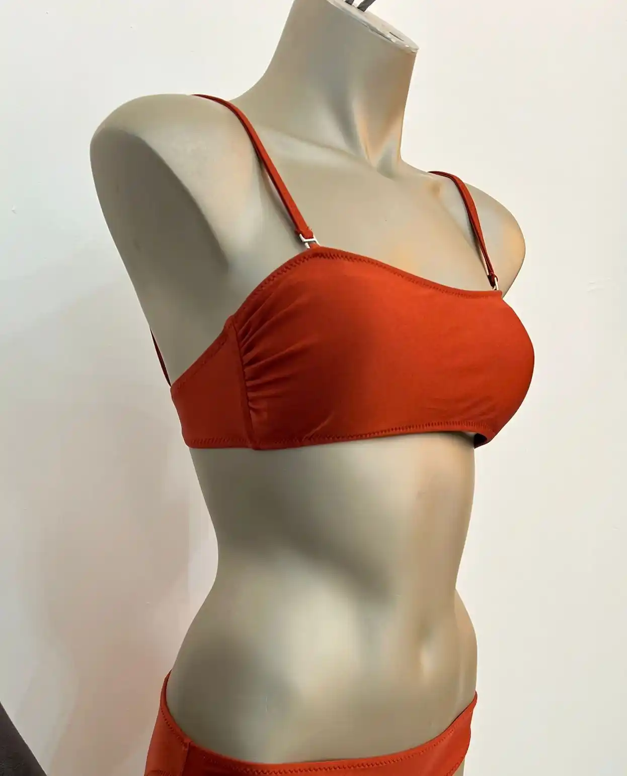 Kahverengi Kare Yaka Askılı Düz Bikini Üstü