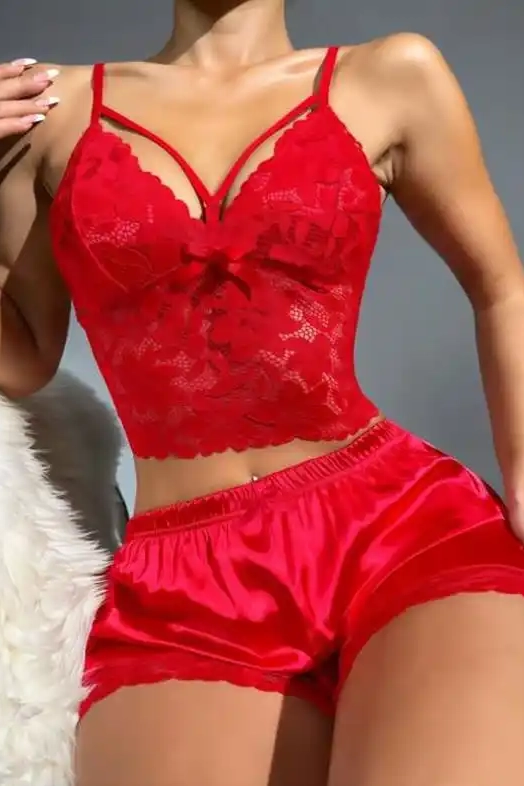 Kırmızı Saten Dantelli Büstiyer İnce Askılı Şortlu Fantezi Takım
