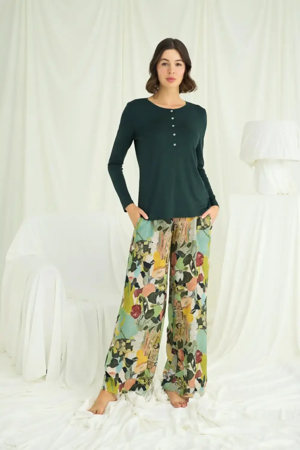 Çiçek ve Yaprak Desenli Yeşil Pijama Takımı