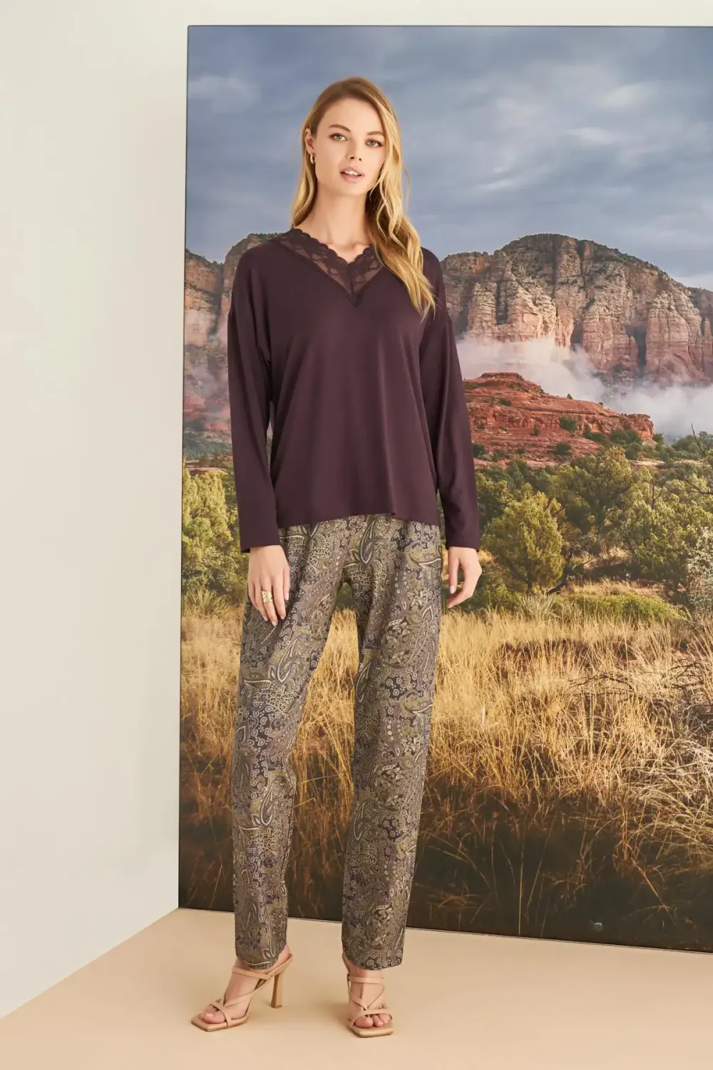 Etnik Desenli Dantelli Mürdüm Pijama Takımı