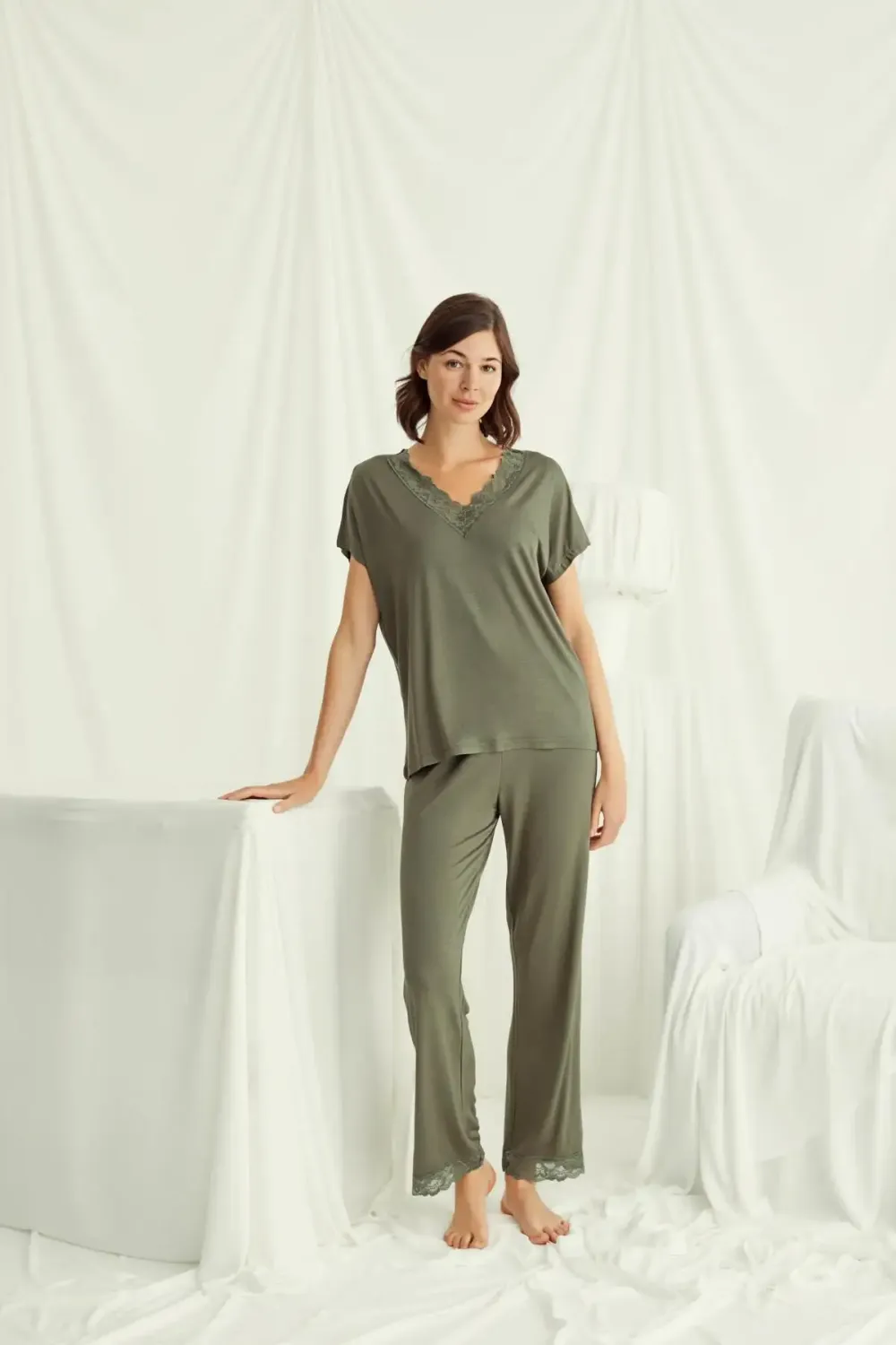 Kısa Kollu V Yakalı Dantelli Haki Pijama Takımı