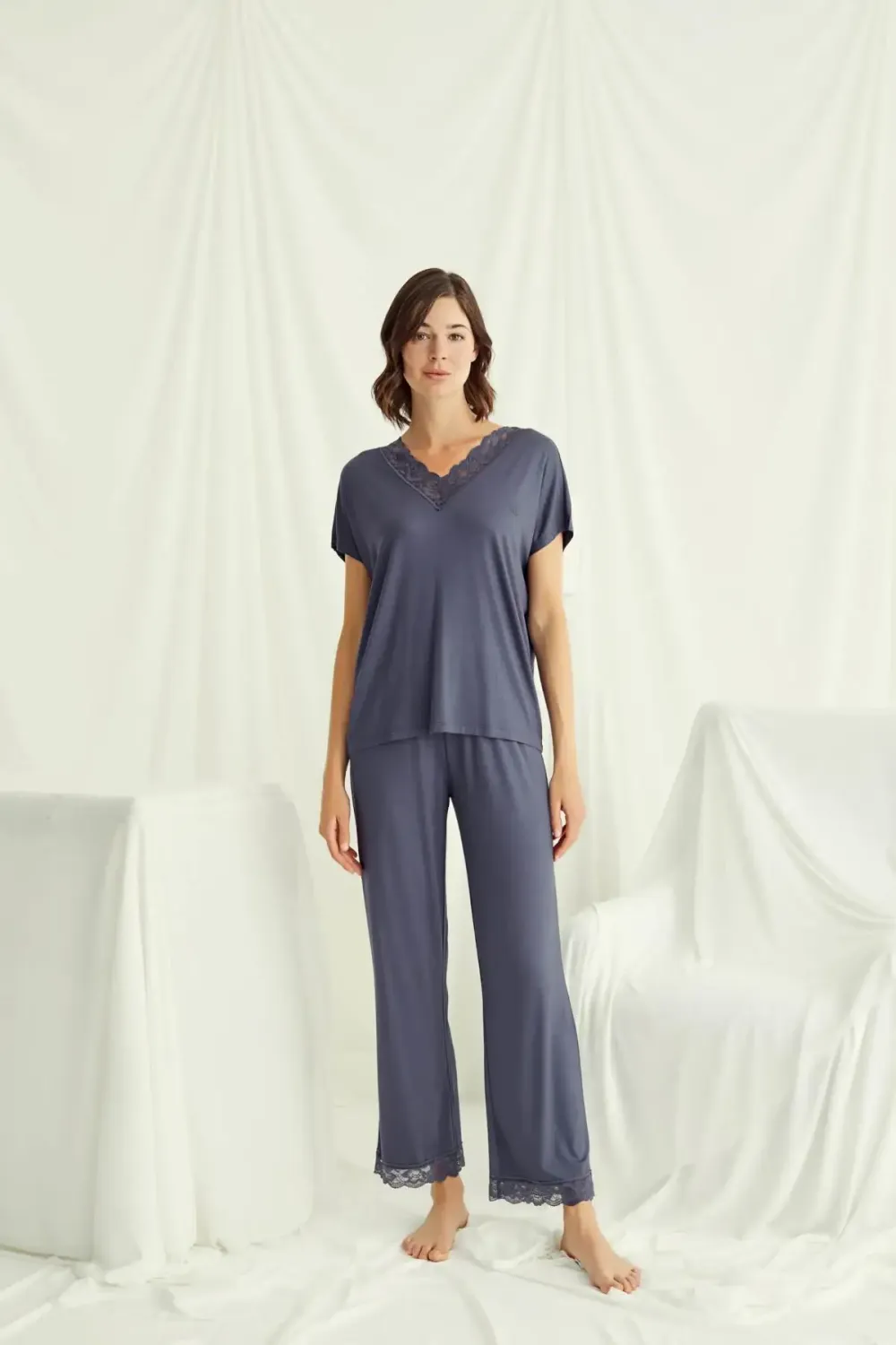 Kısa Kollu V Yakalı Dantelli Lacivert Pijama Takımı