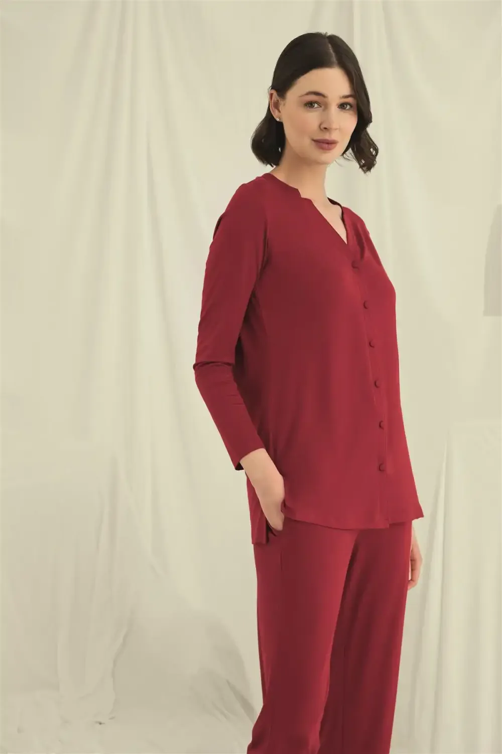 Uzun Kollu Boydan Düğmeli V Yaka Pijama Takımı
