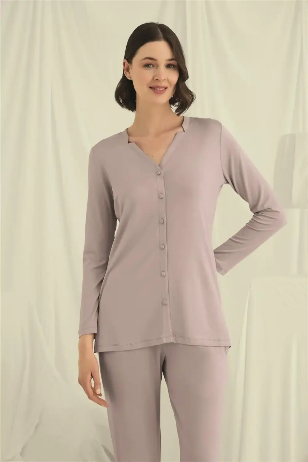 Uzun Kollu Boydan Düğmeli V Yaka Vizon Pijama Takımı