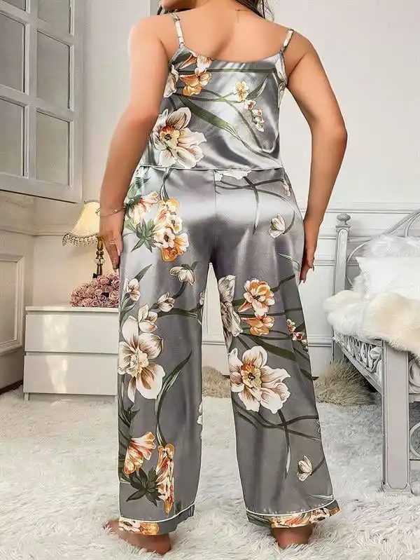 Gri Saten İnce Askılı Çiçek Desenli Büyük Beden 2 li Pijama Takımı