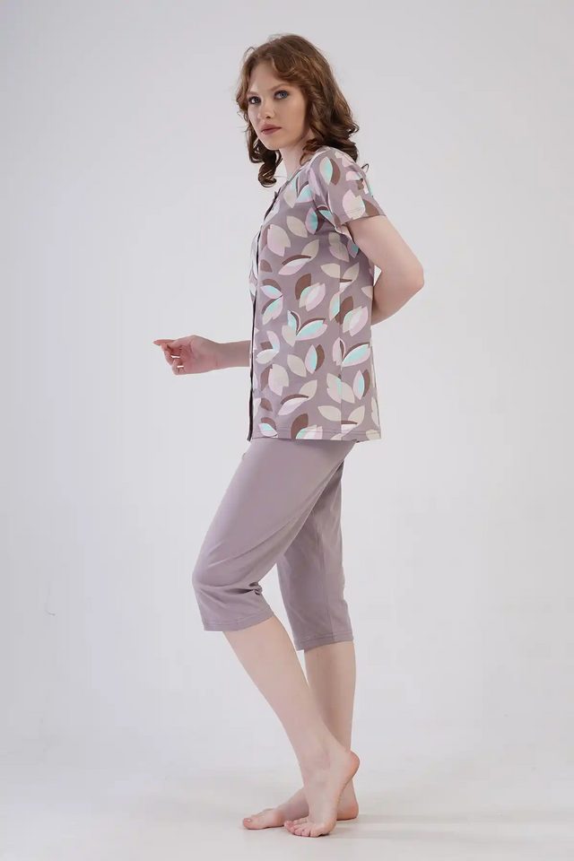 Kadın Süprem Bej Desenli Kısa Kollu Önü Düğmeli Kapri Pijama Takım