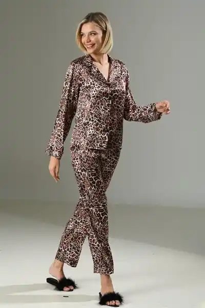 Kahverengi Saten Uzun Kollu Leopar Desenli Kadın Pijama Takımı