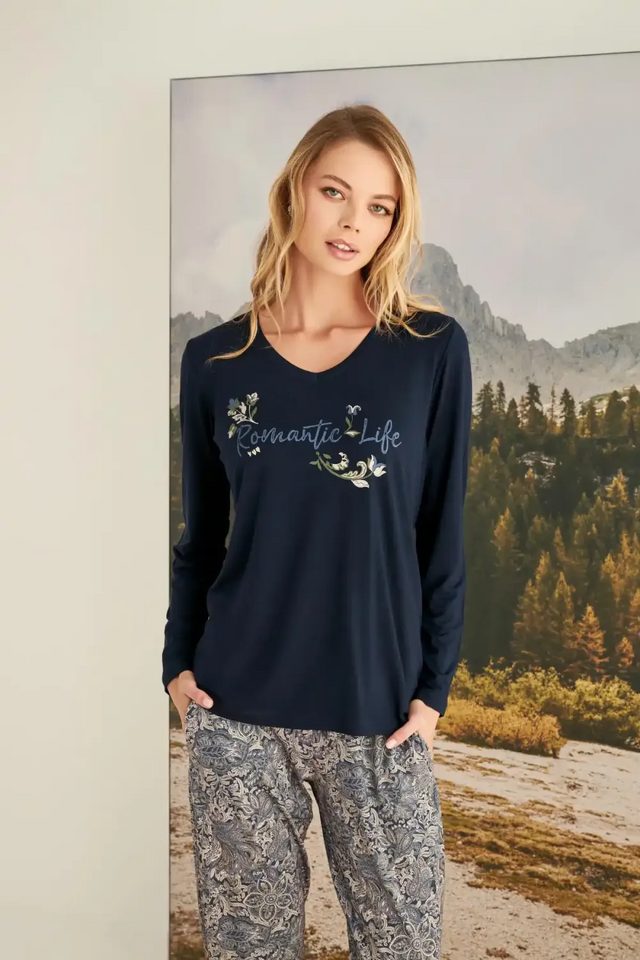 Yaprak Desenli Romantic Life Lacivert Pijama Takımı